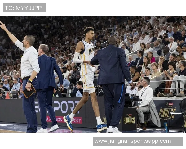 名记分析文班亚马能否夺MVP但坚信他能引领马刺进季后赛 名记分析文班亚马能否夺MVP但坚信他能引领马刺进季后赛