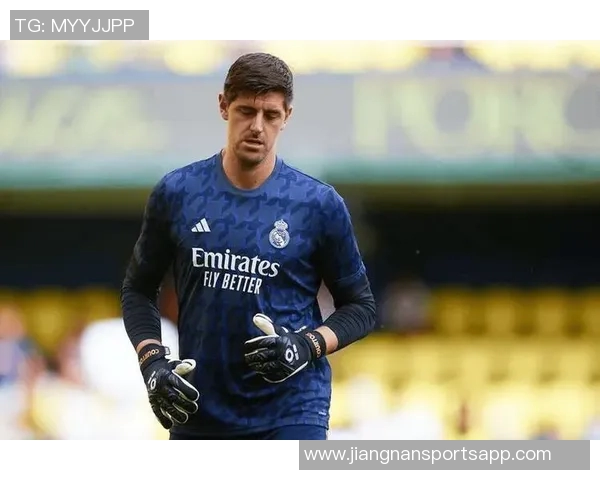 库尔图瓦重返球队训练赫伊森复出希望渺茫 库尔图瓦重返球队训练赫伊森复出希望渺茫