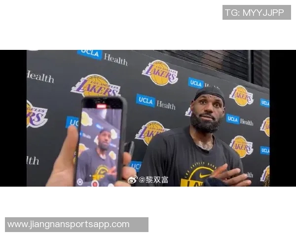 詹姆斯谈连场红牌问题称球队正逐步恢复到最佳状态