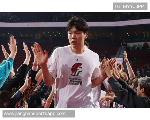 杨瀚森华丽脚步单打雷霆中锋可惜抛投失误令人扼腕叹息